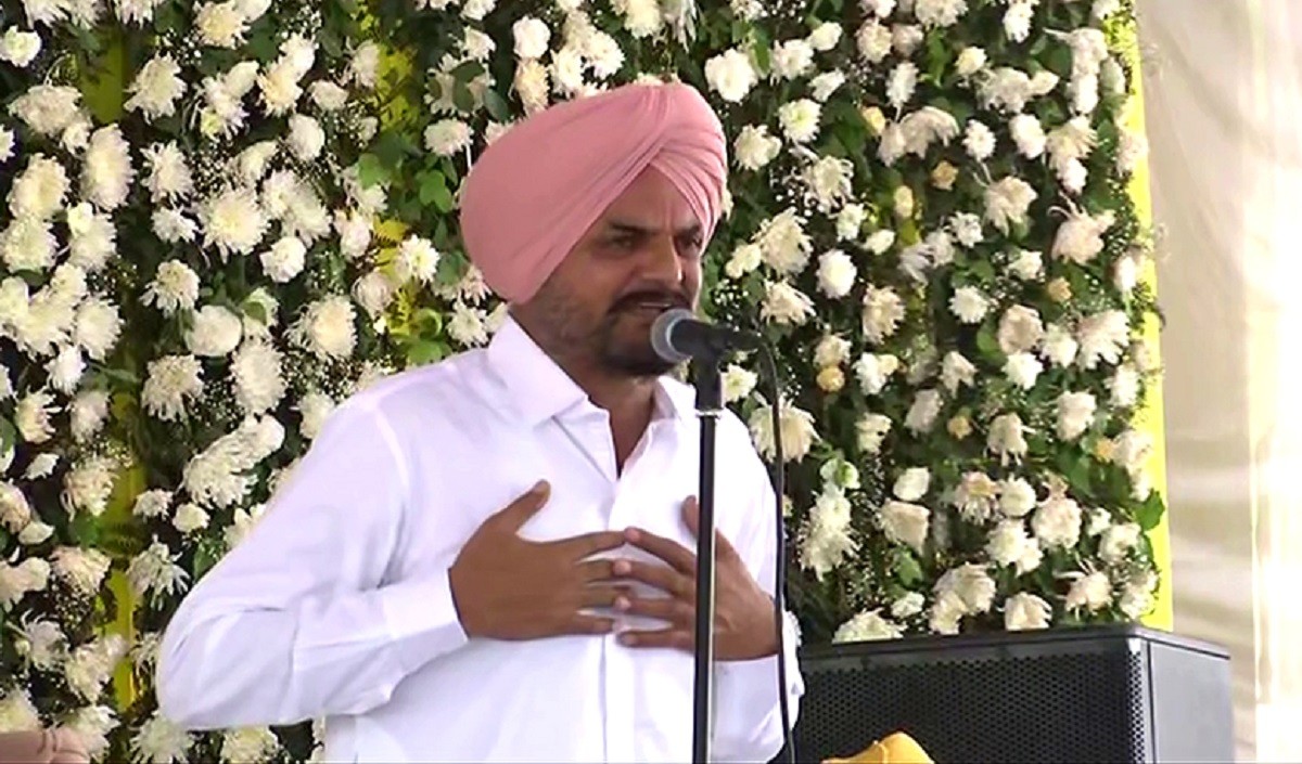 सिद्धू मूसेवाला के पिता का बड़ा खुलासा बोले चुनाव के दौरान 8 बार हुई थी मारने की कोशिश