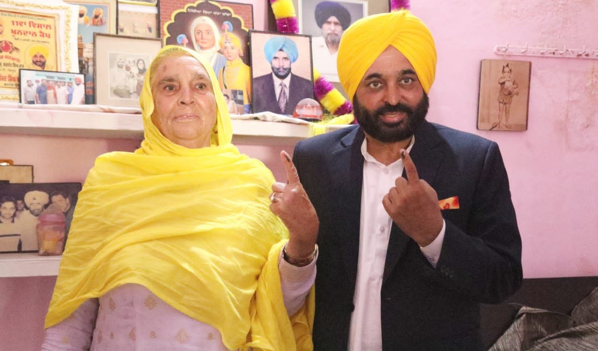 कांग्रेस के 17 पूर्व कैबिनेट मंत्रियों समेत 40 विधायकों को आलीशान फ्लैट खाली करने का आदेश