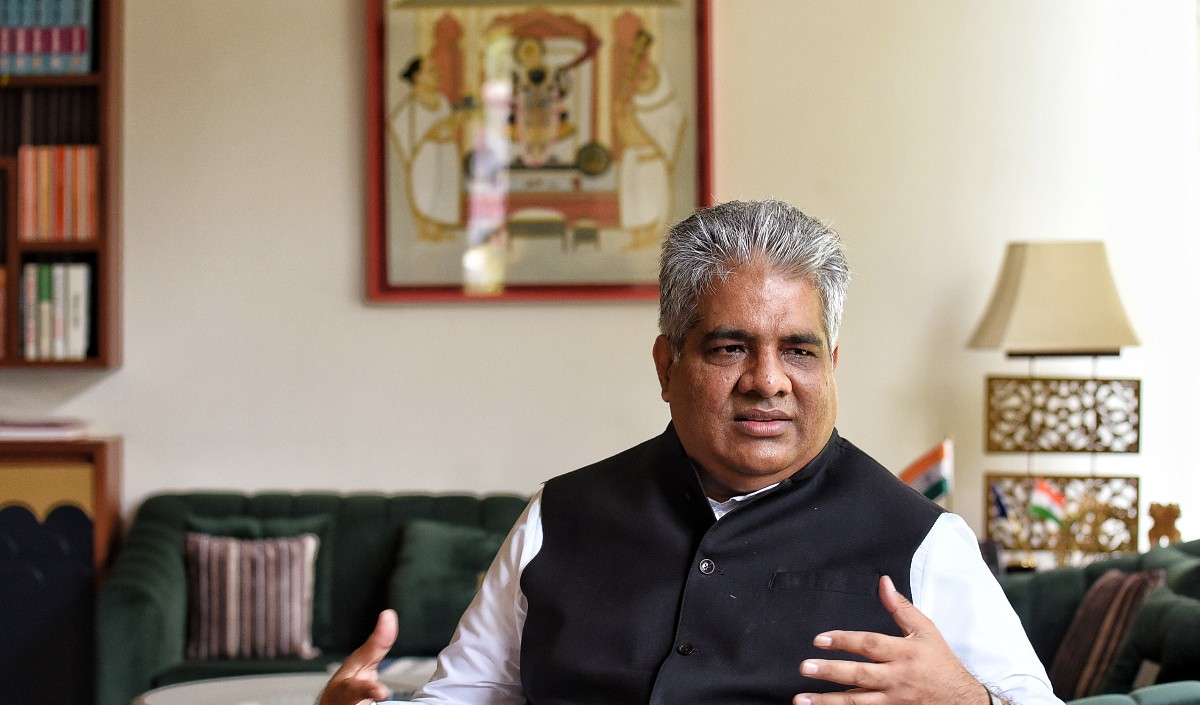 बेजुबानों की आवाज बनो: पर्यावरण मंत्री ने वन अधिकारियों से कहा