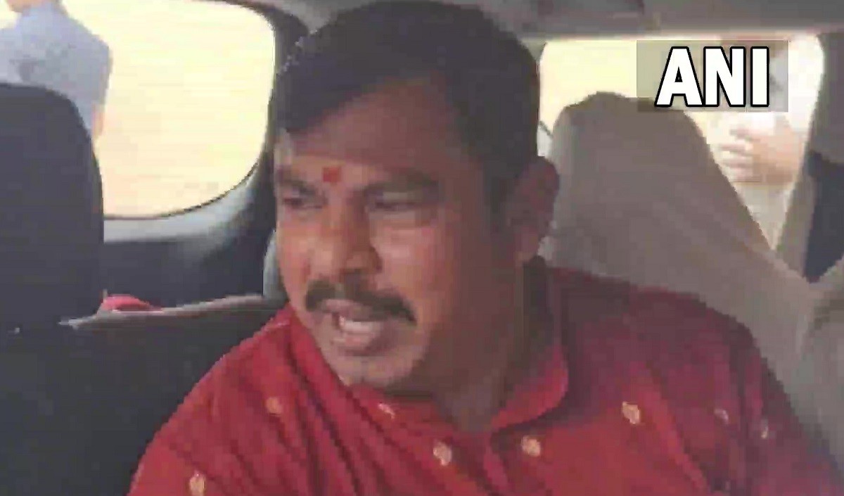 विवादित टिप्पणी को लेकर बीजेपी MLA टी राजा सिंह गिरफ्तार विरोध प्रदर्शन में लगे सर तन से के नारे