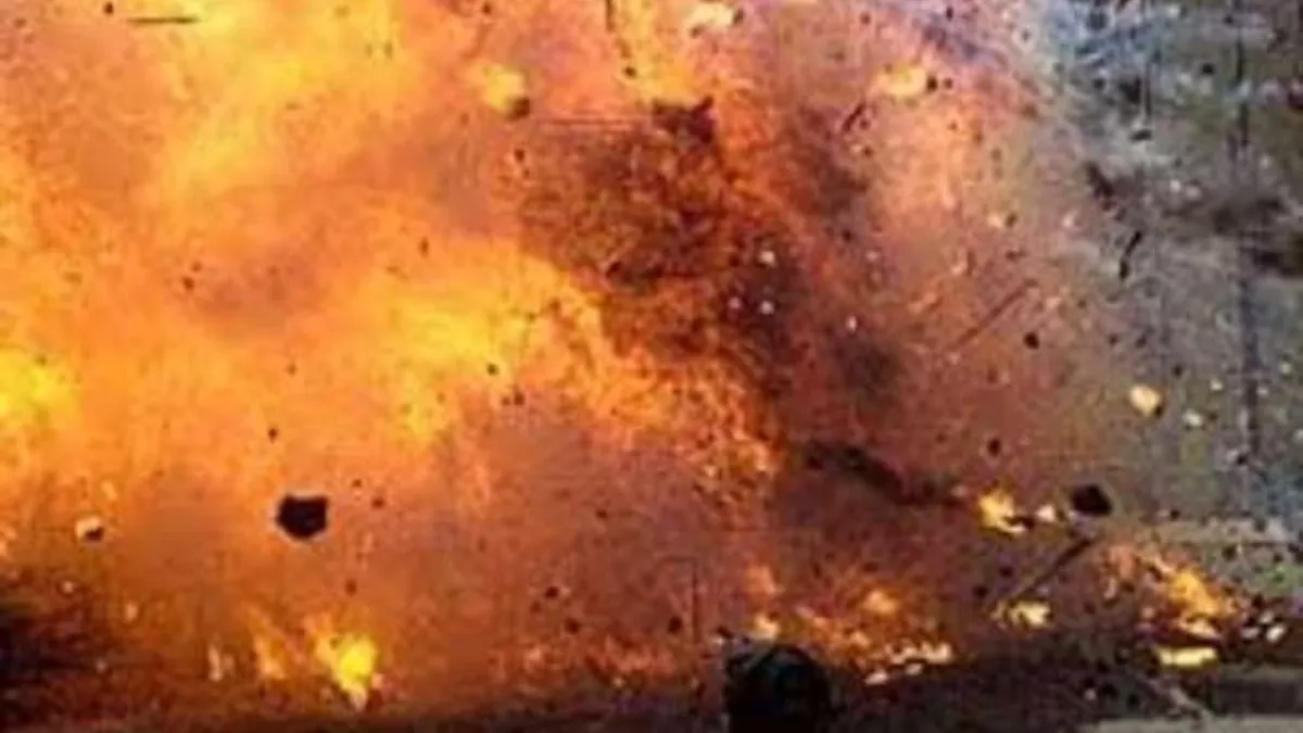 Chhattisgarh: कांकेर जिले में आईईडी विस्फोट, बीएसएफ के दो जवान घायल