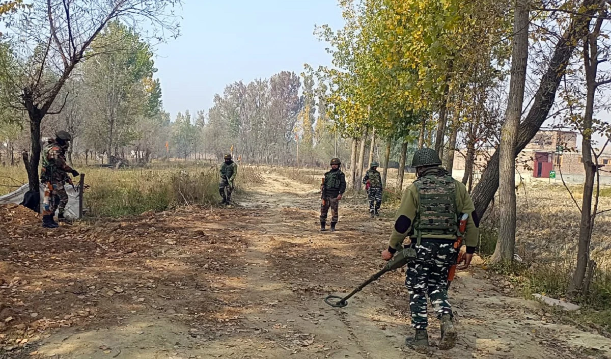 Maharastra: रायगढ़ जिले में विस्फोटक जैसा उपकरण बरामद, निष्क्रिय किया गया