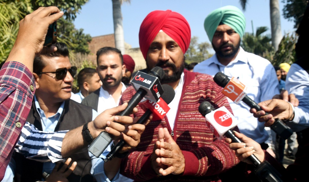 शुरुआती रुझानों में चमकौर साहिब से CM चन्नी आगे तो पटियाला से पीछे चल रहे हैं कैप्टन अमरिंदर सिंह