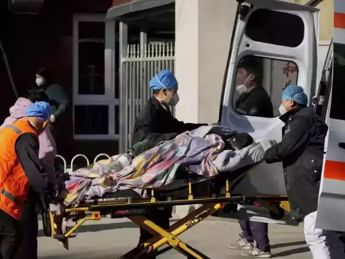 चीन में कोरोना की नई लहर ने दिखाई हैसियत उसके टीके की. क्या वैक्सीन के साइड इफेक्ट को छिपाया गया