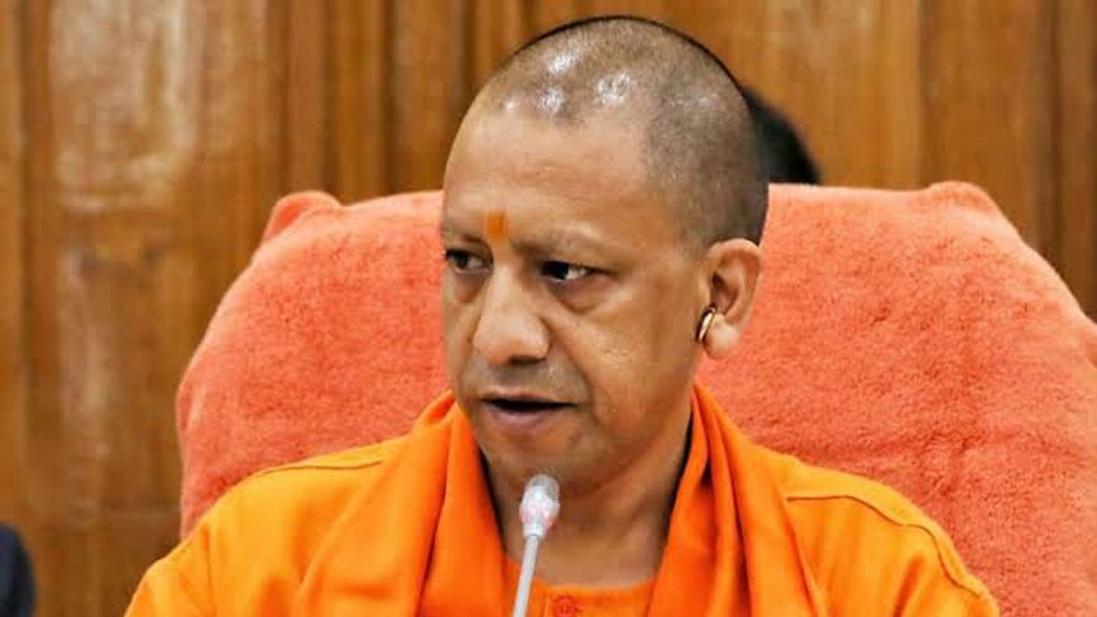 CM Yogi: कोरोना प्रोटोकॉल के साथ रैन बसेरे संचालित करने का निर्देश; चीन से कोरोना की नई आहट मिलते ही सतर्क हुई सरकार