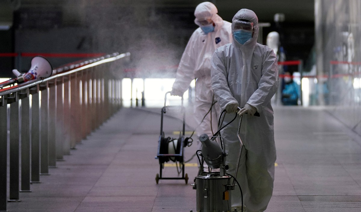 कोरोना वायरस फिर बढ़ा रहा है देश में टेंशन फिर से बढ़ने लगी संक्रमितों की संख्या