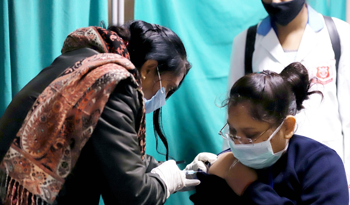 24 घंटों में सामने आए 2451 नए मामले 54 और मरीजों की मौत