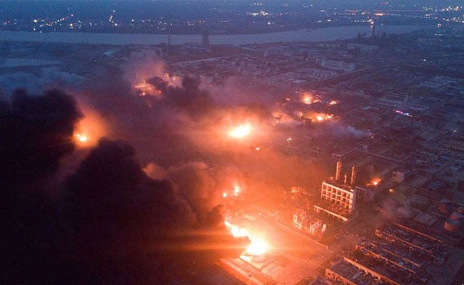 चीन:  केमिकल प्लांट में धमाका, 2 की मौत:12 लोग लापता, 34 घायल; 24 घंटे बाद भी आग बेकाबू