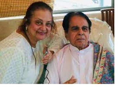 दिलीप कुमार के गम में सायरा की सेहत बिगड़ी