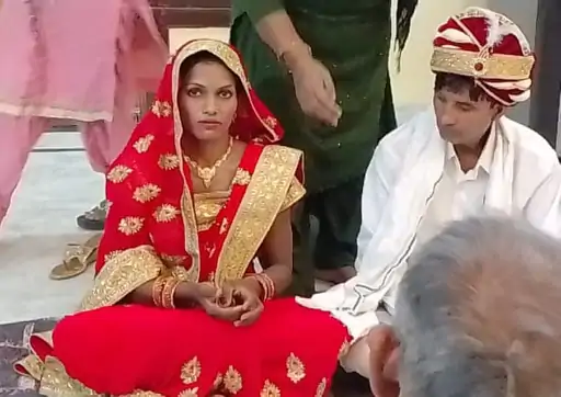 आगरा में एक लाख रूपये लेकर बिचौलिए ने कराई शादी कोर्ट मैरिज के दौरान वाशरूम से फरार हुई दुल्हन