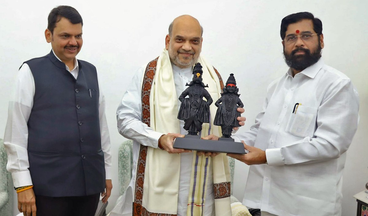 एकनाथ शिंदे और देवेंद्र फड़णवीस ने अमित शाह से की भेंट