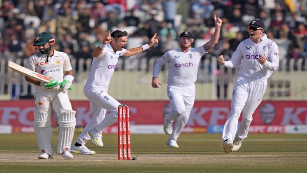 New Delhi: डेब्यू पर 18 साल के इंग्लिश गेंदबाज ने पाकिस्तान में मचाई तबाही, बना डाला वर्ल्ड रिकॉर्ड