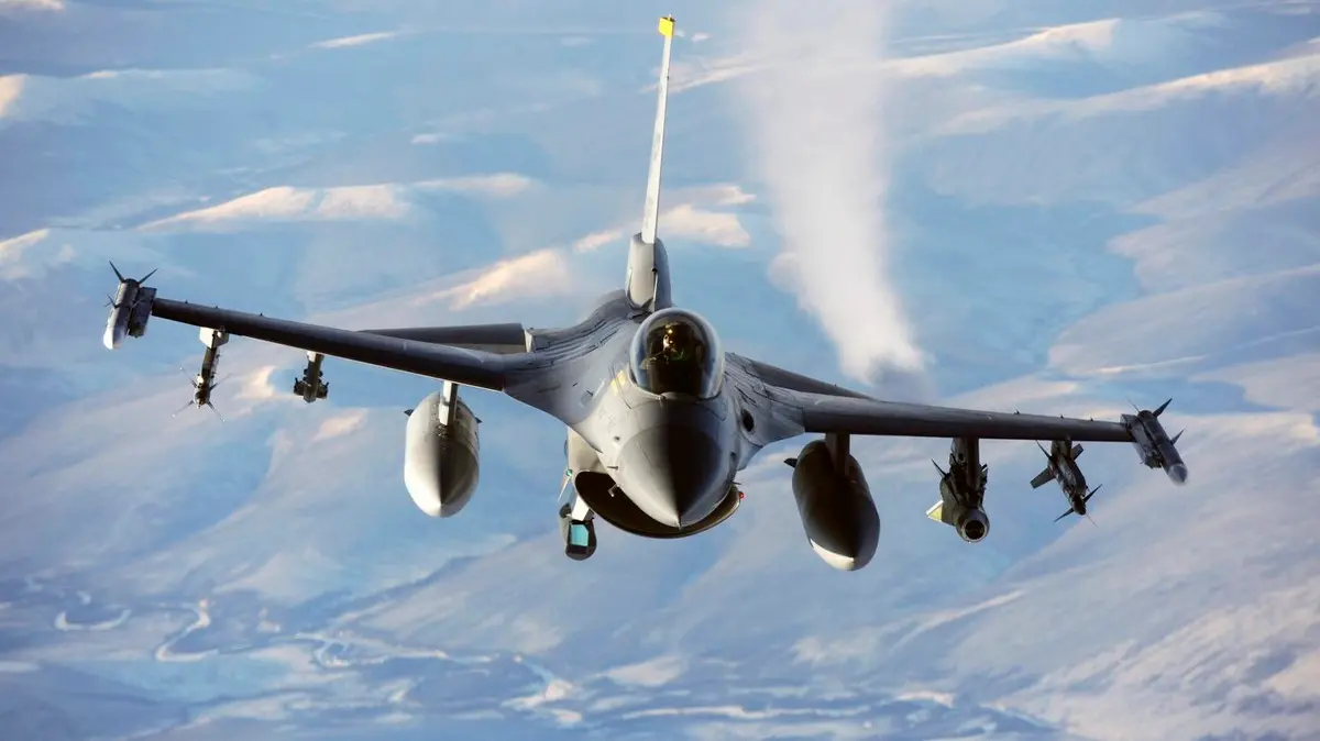यूक्रेन को नहीं मिलेंगे F-16 फाइटर:बाइडेन नहीं मानें, जंग का रुख बदलने के लिए जेलेंस्की के मंत्री ने मांग की थी 