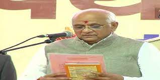 गुजरात के 17वें मुख्यमंत्री बने भूपेंद्र पटेल राज्यपाल ने दिलाई पद और गोपनीयता की शपथ