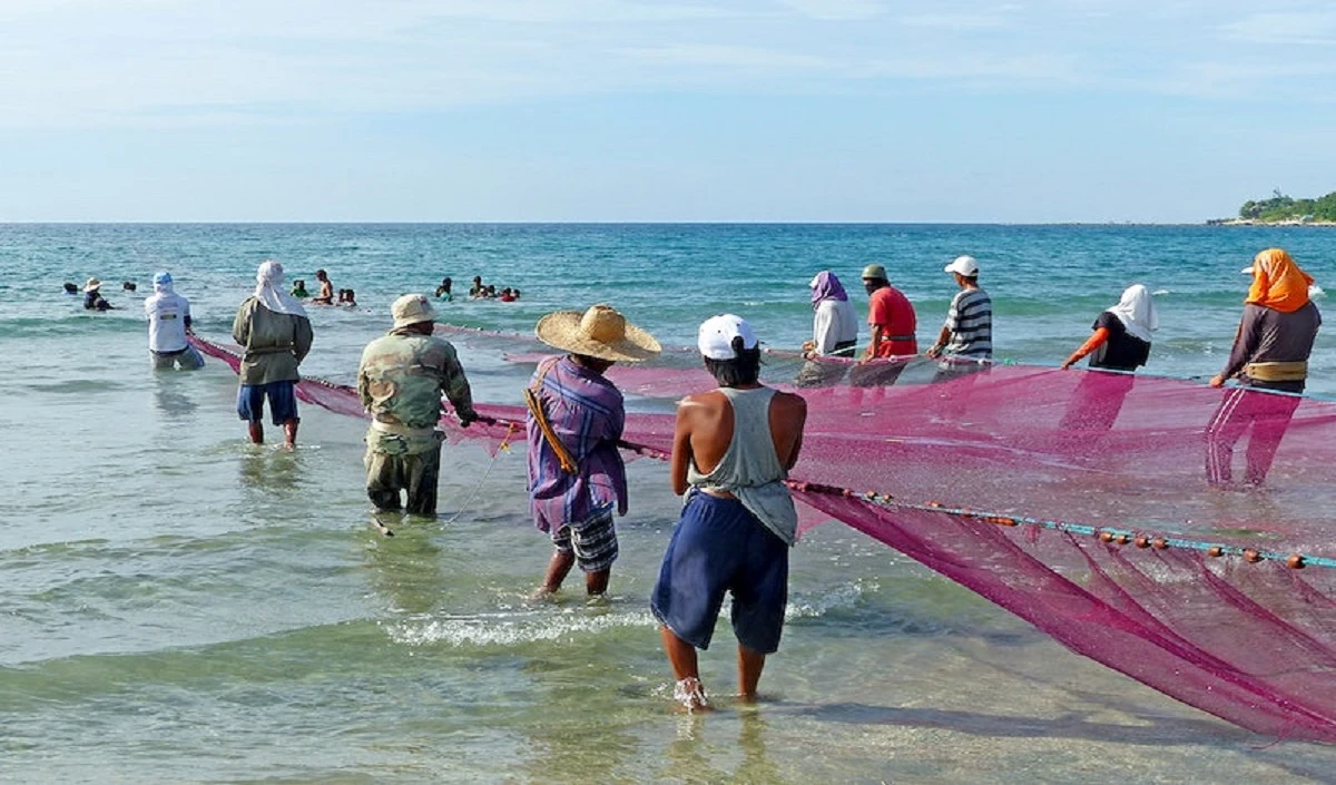 भारतीय तटरक्षक बल ने छुड़ाए गए 32 मछुआरे बांग्लादेश को सौंपे