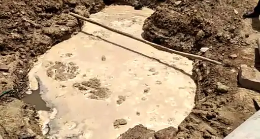 मासूम की मौत के बाद जागी आगरा पुलिस अब गड्ढा खोदने के बाद बंद न करने पर देगी नोटिस