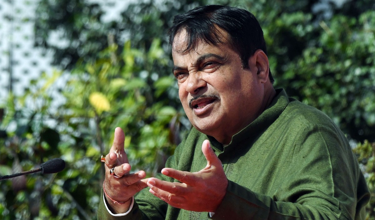 गडकरी और नीतीश ने गंगा नदी पर बने पुल को राष्ट्र को समर्पित किया