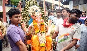 कोरोना के बढ़ते मामलों के बीच शुरू हुआ गणेश चतुर्थी का उत्सव