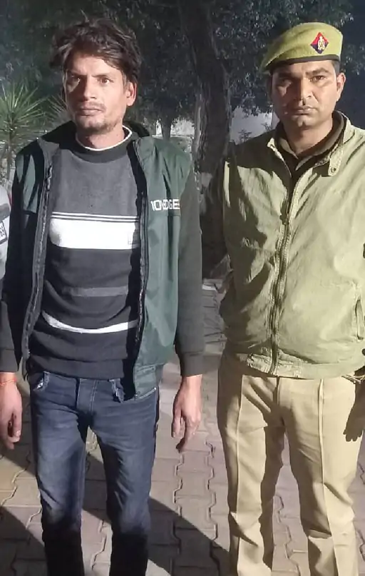 गाजियाबाद: स्ट्रीट डॉग के खिलाफ 20 घंटे से प्रोटेस्ट, पंचशील वेलिंग्टन सोसाइटी में दो को काटा