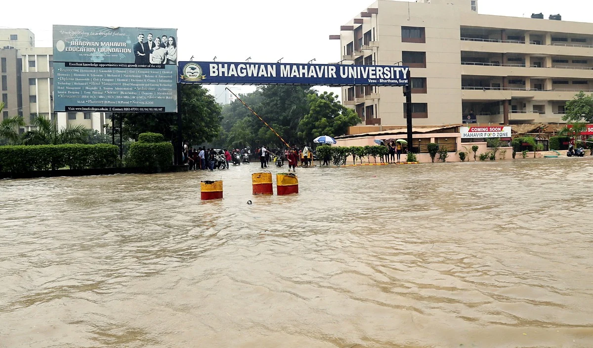 गुजरात में जबरदस्त बारिश अलग-अलग घटनाओं में चार लोगों की मौत