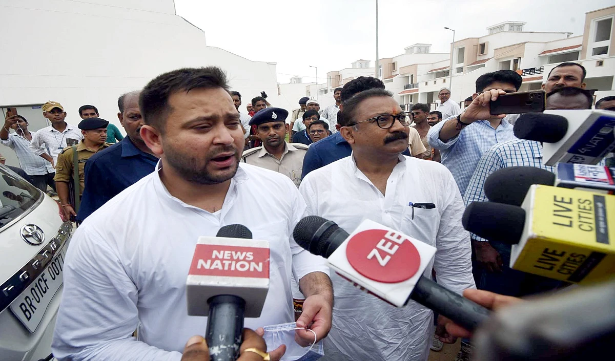 तेजस्वी ने गुरुग्राम मॉल के अपने परिवार का होने से किया इनकार खट्टर लिंक का दावा