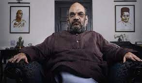 ओवैसी यूपी में चाचाजान बनकर घूमते रह गए इधर हैदराबाद पहुंचकर राजनीति के शहंशाह ने बता दिया रिश्ते में तो हम