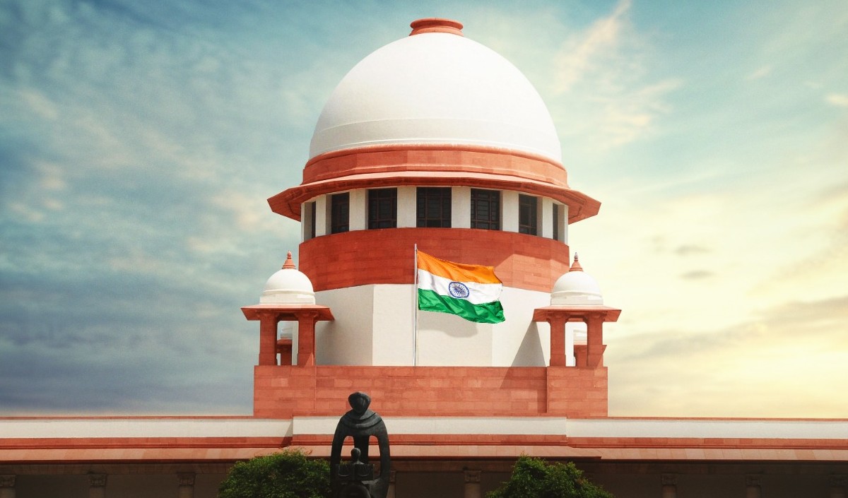 हिजाब विवाद: कर्नाटक उच्च न्यायालय के आदेश के खिलाफ शीर्ष अदालत में याचिका दायर