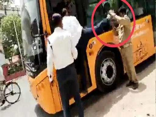 जांच में दोषी पाए जाने पर डीसीपी ट्रैफिक ने की कार्रवाई टिकट के पैसे मांगने पर भड़का था