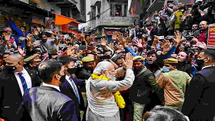 बरेका प्रशासनिक भवन में बीजेपी शासित राज्यों का सम्‍मेलन शुरू पीएम मोदी पहुंचे