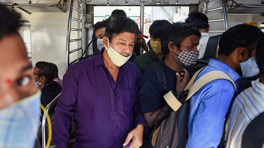  लगातार कम हो रही कोरोना की रफ्तार 6561 नए मामले आए सामने 142 लोगों ने गंवाई जान