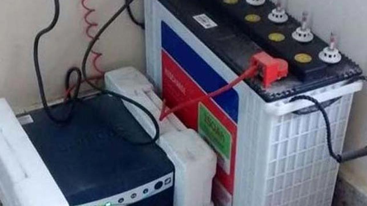 New Delhi: इन्वर्टर की बैटरी चार्ज होने के बाद भी ज्यादा नहीं चलती? एसिड लेवल के साथ 3 चीजों का रखें ख्याल, दूर होगी समस्या