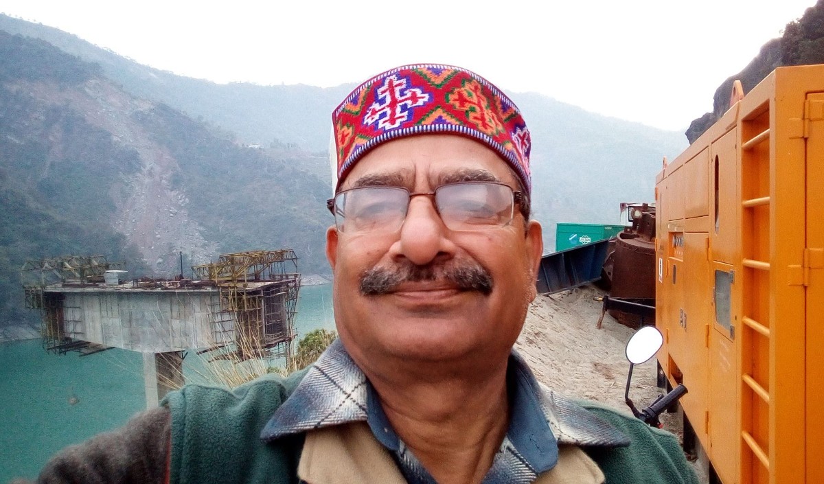 हिमाचल में आप को मिलने लगा समर्थन वकील डॉक्टर और पूर्व अधिकारी पार्टी से जुडे