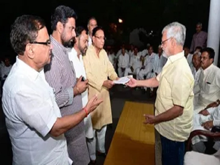 81 विधायकों ने किसके दबाव में दिए थे इस्तीफे:विधानसभा के जवाब से मंत्रियों पर गाज गिर सकती है,पायलट गुट दबाव बनाएगा 