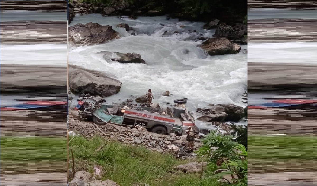 पहलगाव के चंदनवाड़ी में बड़ा हादसा ITBP की बस दुर्घटनाग्रस्त 39 जवान थे सवार