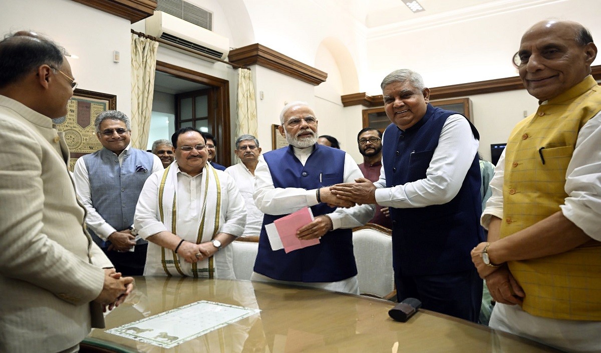 उपराष्ट्रपति चुनाव में जगदीप धनखड़ का पलड़ा भारी! जानें क्या है वोटों का समीकरण