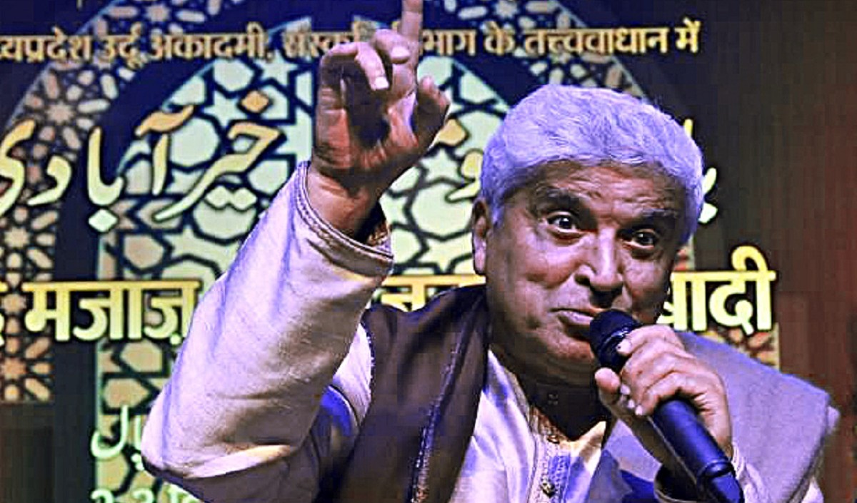 हिजाब के पक्ष में नहीं लेकिन लड़कियों को डराने-धमकाने की कोशिश कर रहे गुंडों के खिलाफ : जावेद अख्तर