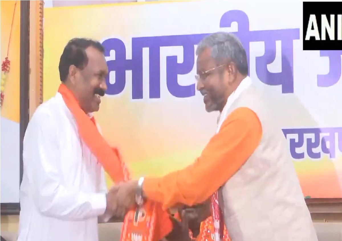 Jharkhand: चुनाव से पहले BJP विस्तार में जुटी, पूर्व सीएम मधु कोड़ा और जेएमएम से निष्कासित नेता लोबिन हेम्ब्रोम हुए शामिल