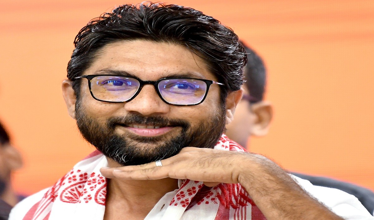 गुजरात चुनाव से पहले कांग्रेस ने नियुक्त किए 7 कार्यकारी अध्यक्ष बाहरी जिग्नेश मेवानी का बढ़ा कद