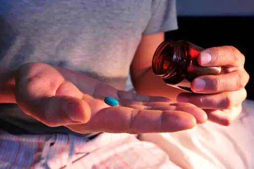 पति के Viagra के ओवरडोज से परेशान पत्नी गई मायके