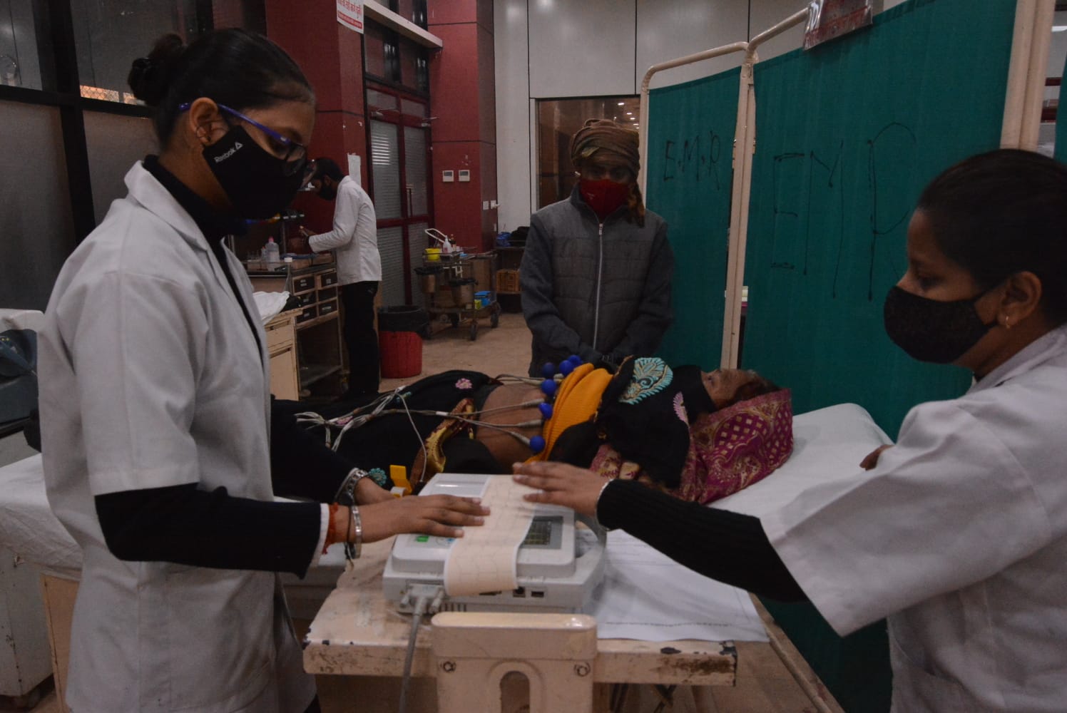 कानपुर:ठंड में बढ़ा निमोनिया, कानपुर में 5 की मौत,वायरल संक्रमण से फैल रहा, रोगियों के शॉक में जाने से अचानक गिर रहा बीपी