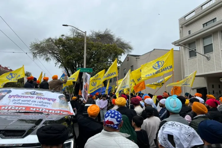भारतीय-अमेरिकियों ने सैन फ्रांसिस्को वाणिज्य दूतावास पर हमले के विरोध में रैली निकाली