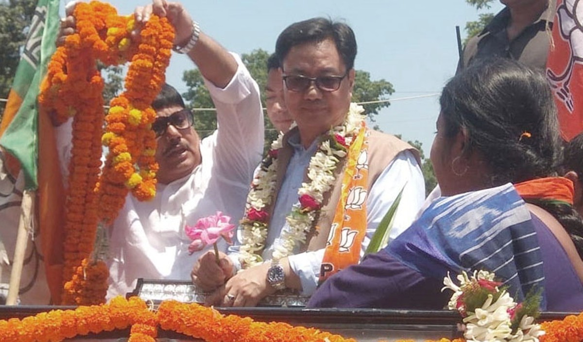 दल-बदल विरोधी कानून में संशोधन की नहीं : रिजीजू