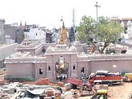 वाराणसी में गंगधार से बाबा दरबार तक बन रहे कॉरिडोर  CM योगी कर रहे मॉनिटरिंग; PM मोदी दिसंबर में करेंगे लोकार्पण