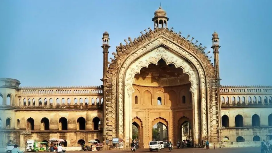 लखनऊ टुडे-19 नवंबर: इनो रेल प्रदर्शनी का आज अंतिम दिन, छत्तर मंजिल में पोस्टर प्रदर्शनी