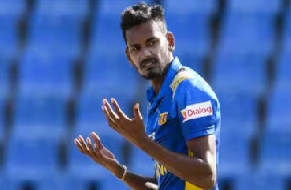 IND vs SL T20: श्रीलंका को टीम घोषित करते ही लगा बड़ा झटका, बेस्ट पेसर अचानक बाहर हो गया