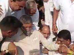 उत्तराखंड के पूर्व मुख्यमंत्री हरीश रावत गिरफ्तार:लखीमपुर खीरी में पीड़ितों से मिलने जा रहे थे,