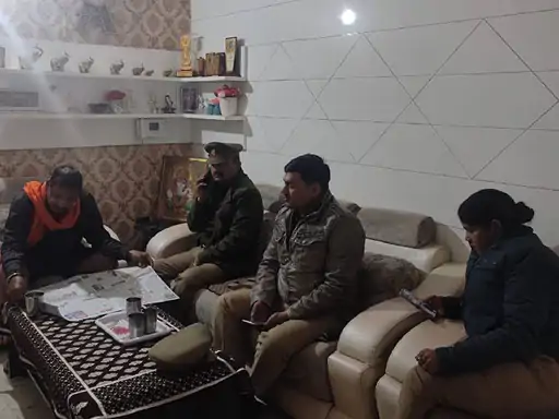 लखनऊ: मजार पर सुंदरकांड पाठ का एलान; पुलिस ने अखिल भारत हिंदू महासभा के प्रदेश प्रवक्ता को किया नजर बंद, GRP अलर्ट
