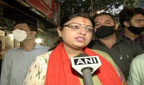 ममता के खिलाफ प्रियंका ने लिया मां काली का आशीर्वाद, TMC पर साधा निशाना