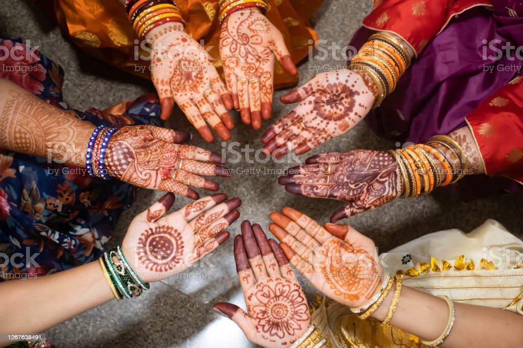 करवा चौथ की मेहंदी को लेकर मचा बवाल, लव जिहाद से जुड़ा है मामला