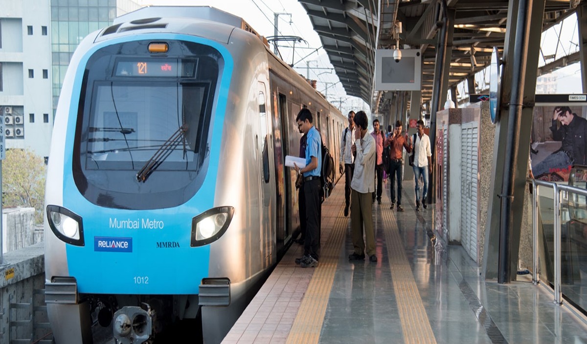 मुंबई मेट्रो वन ने व्हाट्सऐप पर ई-टिकट शुरू की